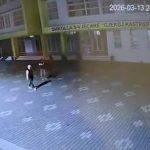 Shkolla “Besëlidhja” u grabit nga nxënësit e saj, dalin PAMJET: 5 fëmijë dhe 1 i rritur me kapuça në kokë bastisin institucionin