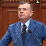 Balla: “Ajatollahu i fundit në Evropë”, sulmoi vilën e Enver Hoxhës