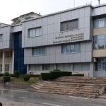 Vdekja e 72-vjeçares në azilin e Gjirokastrës, drejtoresha, kryekujdestarja dhe infermieri merren nën hetim për shpërdorim detyre