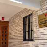 Abuzoi seksualisht me tre të mitur, lihet në burg 67-vjeçari në Gjirokastër