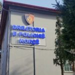 Braktisi foshnjën disa muajshe, shpallet në kërkim 40-vjeçarja nga Korça