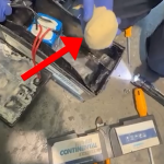 Fshehu 524 gramë flori kontrabandë në baterinë e makinës, arrestohet 26-vjeçari në Kamëz