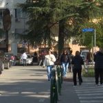 Gratë në Shqipëri jetojnë 4 vite më shumë se burrat! Ja ku është jetëgjatësia më e lartë