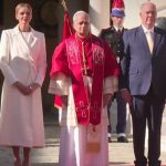 Papa Leo viziton Monakon, u bën thirrje të pasurve të ndihmojnë njerëzit në nevojë