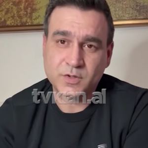 “Mu shkatërrua jeta!” Del për në punë me motor, humbi këmbën në mes të Tiranës nga fatkeqësia!