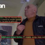 Ndërtuesi me postierin e “Tony Montana” i merr leket dhe lë pensionisten pa shtepi!