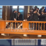 Sherri i madh ne parlament, deputetja i rreh te gjithe!