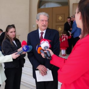 Berisha: Uroj që Pashkën tjetër ta festojmë pa këtë të keqe të madhe që na ka rënë hise këto vite