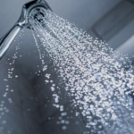 Prej dy ditësh në dush, e moshuara në Korçë shpëton mrekullisht pas “ankesës” së komshiut