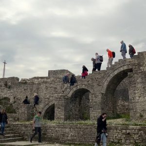 INSTAT: Turizmi në rritje edhe në dimër, shtohen vizitorët dhe netë-qëndrimet