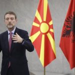 “Po ata idiotët shqiptarë atje çfarë thonë”, ministri Hoxha pyetet për mesazhet: Nuk merrem me tymnaja