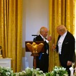 Mbreti Charles i dhuron Presidentit Trump këmbanën origjinale nga anija e Luftës së Dytë Botërore