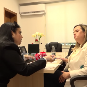 “I bëra montazh diplomës me foton e koleges” Skandali i shefes në QSUT:Bëj çdo gjë për vendin e punës