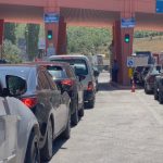 Shqipëria renditet ndër vendet me nivel të lartë të procedimeve penale për ryshfet në raport me popullsinë, sipas të dhënave më të fundit të publikuara nga Eurostat për vitin 2024.  Sipas statistikave të policisë dhe sistemit të drejtësisë, në Shqipëri janë regjistruar rreth 261 procedime penale për ryshfet, që përkthehen në 10.9 raste për 100 mijë banorë. Me këtë tregues, vendi renditet ndër më të ekspozuarit në Europë, duke u pozicionuar pas Hungarisë, e cila kryeson listën me rreth 39 procedime për 100 mijë banorë.  Të dhënat e Eurostat i referohen veprave penale të regjistruara nga autoritetet ligjzbatuese dhe nuk matin drejtpërdrejt nivelin real të korrupsionit, por mënyrën se si ai identifikohet dhe dokumentohet nga institucionet në çdo vend.  Në krahasim me vendet e rajonit, Shqipëria paraqet shifra dukshëm më të larta. Mali i Zi raporton rreth 4.01 procedime për 100 mijë banorë, Kosova 2.24, Serbia 1.83 dhe Maqedonia e Veriut 1.2.  Ndërkohë, në Europën Perëndimore nivelet janë dukshëm më të ulëta: Italia 0.52, Portugalia 0.48, Zvicra 0.41 dhe Spanja 0.18 procedime për 100 mijë banorë.  Eurostat thekson se këto statistika duhet të interpretohen me kujdes, pasi ndryshimet mes vendeve mund të lidhen me:  mënyrën e regjistrimit të veprave penale,  intensitetin e hetimeve,  dhe praktikat e raportimit nga policia dhe prokuroria.  Kjo do të thotë se një nivel më i lartë i procedimeve nuk nënkupton domosdoshmërisht më shumë korrupsion, por edhe një sistem më aktiv raportimi dhe hetimi.  Konteksti në Shqipëri  Komisioni Evropian dhe organizata ndërkombëtare kanë theksuar se korrupsioni mbetet një sfidë e rëndësishme për Shqipërinë, pavarësisht reformës në drejtësi dhe rritjes së rolit të SPAK në hetimet ndaj zyrtarëve të nivelit të lartë.  Ndërkohë, perceptimet publike mbeten të larta: sipas Indeksit të Perceptimit të Korrupsionit të Transparency International, Shqipëria renditet ende poshtë mesatares së Bashkimit Europian.