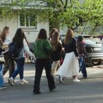 Periferia mbetet pa “nuse”, vajzat shqiptare po ikin drejt qyteteve