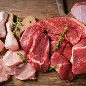 Shqiptarët ushqehen me mish importi, Brazili dominon me 45% të sasisë
