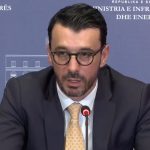 “Ka pasur vonesa, por do të përfundojë në vitin 2027”, Karakaçi flet për hekurudhën Tiranë-Durrës