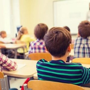 Shqipëria e vetmja në Evropë: Asnjë burrë s’është edukator! Sociologët: Ende problem stereotipat, duan punë të paguar si ‘kryefamiljar’