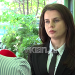 “Ta kishte parë në moment, jo pas 6 muajsh” i shkruajnë diplomën me gabime, i ngec faji studentes!