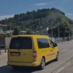I shpëtoi nga dora nënës dhe u përplas për vdekje 7-vjeçari në Elbasan, policia vendos në pranga autorin