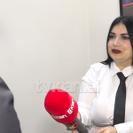 “Si hallexhi e hëngra unë” mashtruesja e piketon dhe i merr 14 mijë euro, qytetari e nxjerr në Stop