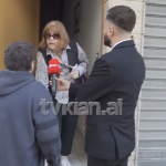 “E ka ndërtim pa leje” spiunon pronën, plas sherri me ulërima: gazetari mezi ndan kunatat!
