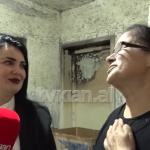 Fle te shkallët e pallatit, qytetarët mblidhen dhe ndihmojnë 70-vjeçaren!
