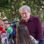 Thirrjet e protestuesve “Rama në burg, Berisha në burg”, kryedemokrati: Qytetarët të mos ndikohen nga një slogan…
