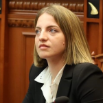 Bajrat kallëzojnë deputeten Marjana Koçeku në SPAK