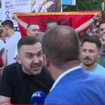 Tensione para Parlamentit. Protestuesit rrethojnë deputetin e PS, Ardit Bido: O hajdut