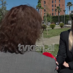 Për të bërë shtëpinë e saj, i duhet firma e një të dënuari përjetë, absurdi qe i ndodhi qytetares