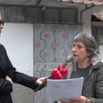 35 vite kalvar për një certifikatë! e moshuara në Tiranë shpërthen në lot pas ndërhyrjes së “Stop”
