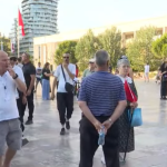 Dita e 32-të e protestës, nis grumbullimi i qytetarëve në Sheshin “Skënderbej”