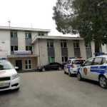 Dhunimi i 17-vjeçares në Fier, familja e 15-vjeçares kërkon falje: Vajza jonë ka nevojë për trajtim
