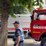 72-vjeçari humbi jetën nga zjarri në Korçë, banorët: Ishte i alkoolizuar, tentoi disa ditë më parë t’i vinte zjarrin banesës