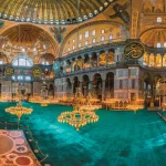 Lexuan Biblën brenda ambienteve të Shën Sofisë, arrestohen dy turistë rusë në Stamboll