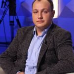 Aksident i rëndë në Zvërnec, humb jetën gazetari Enrik Mehmeti pas përmbysjes së automjetit