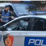 Administratori dhe vartësit marrin peng punonjësit e Tatimeve në një resort në Golem