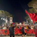 “Lironi çunat, lironi vajzat”, protesta e ditës së 54 fokusohet te të shoqëruarit nga policia