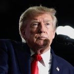 Trump mesazh mësuesve: Nëse i thonë një fëmije se është i bllokuar në trupin e gabuar, po kryejnë abuzim!