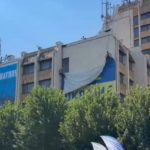 Deklarata e Zelenskyt, Prishtina heq mbishkrimin “Free Ukraine”: Shteti i Kosovës duhet të respektohet