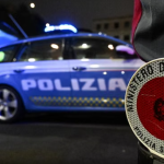 I prishet makina në autostradë, policia ndalon për ta ndihmuar dhe i gjen mbi 2 kg kokainë, shoferi në pranga