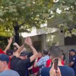 Masa e sigurisë për 14 protestuesit e arrestuar, qytetarët mblidhen para Gjykatës së Tiranës