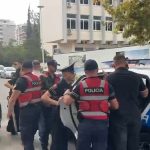 Takimi i Ramës me qytetarët në Vlorë, policia shoqëron disa persona