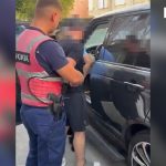 Goditi me grushte punonjësin e policisë, arrestohet 27-vjeçari në Sarandë
