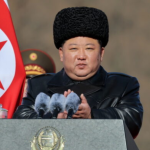 Kim Jong-un mbi 140 kg, inteligjenca e Koresë së Jugut: Nuk ka shenja të problemeve të rënda shëndetësore