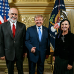 “Meqë s’e takova dot”, Rama publikon foton me Trump të krijuar me IA