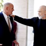 Rama pret delegacionin e Kongresit amerikan, foto me Wendt dhe me përfaqësuesit