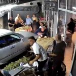 Shqiptari hyn me makinë në një lokal në Selanik dhe plagos 3 persona
