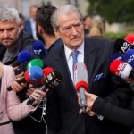 A keni menduar të jepni dorëheqjen? Berisha: Nuk ndodh kurrë, do të thotë të forcosh Edi Ramën! Krahasimi, si nata me ditën